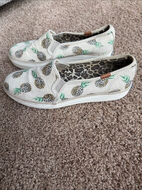 Keds Pineapple Print Slip-On Sneakers in Beige and Green Size 8